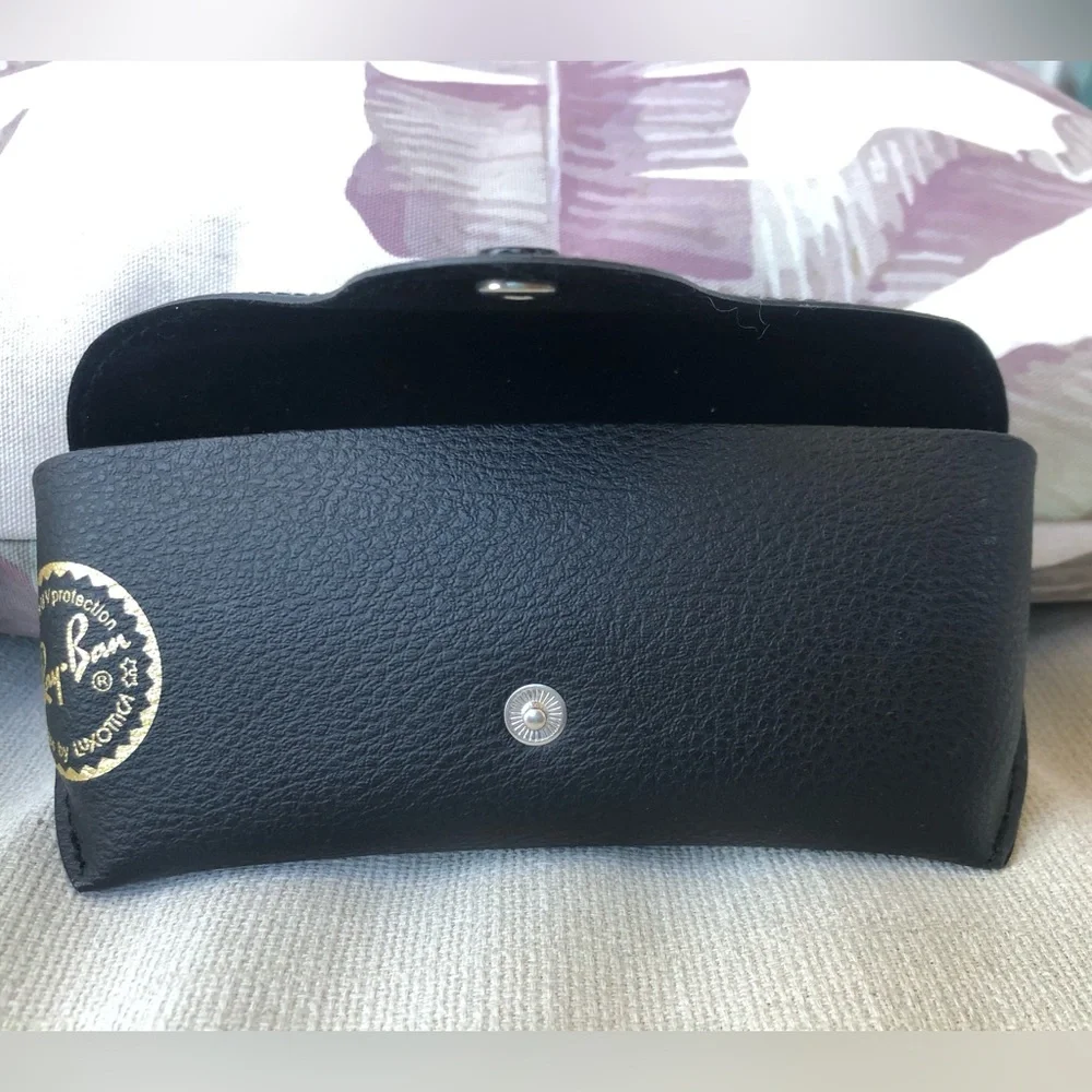 Ray Ban Aviator Sunglass  Protective Case And Cleaning Cloth Black EUC